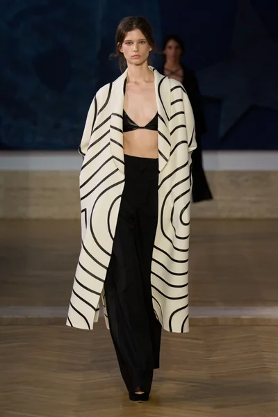 Look 8